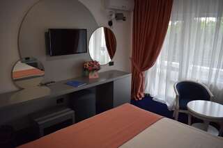 Отель Hotel Europolis Тулча Двухместный номер Делюкс с 1 кроватью-3